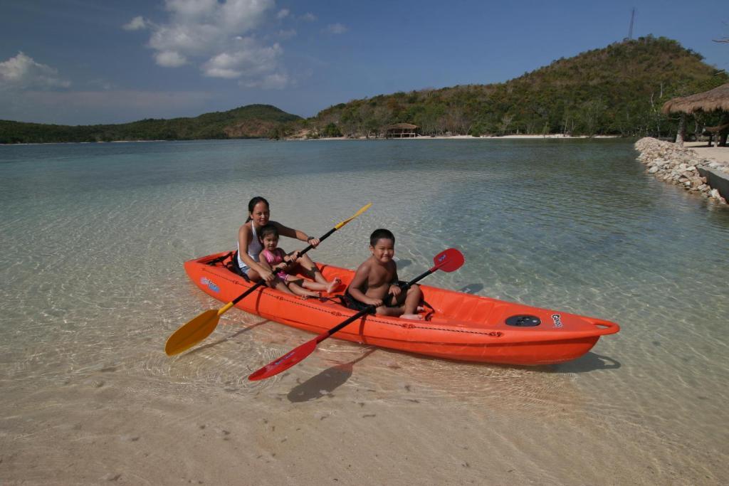 Coral Bay Beach And Dive Resort Бусуанга Экстерьер фото